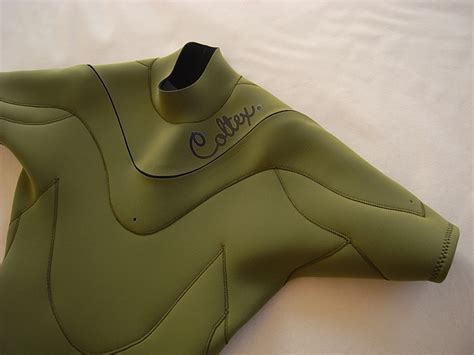 波情報 湘南 NZのロードトリップ 最新型ストレッチファスナー好評です サーフボードクオリティーハードコア Quality Hardcore Distributions