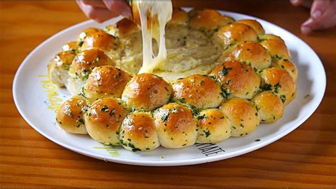 Pan De Ajo Con Dip De Queso Fundido Muy Delicioso Pan De Ajo Casero