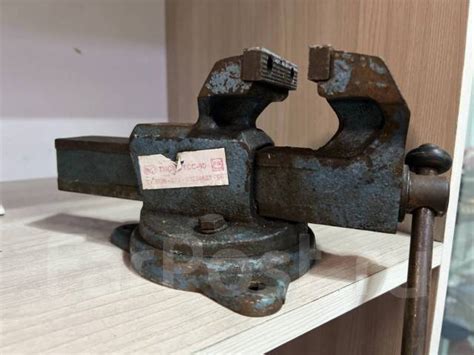Тиски слесарные поворотные ТСС 80 чугунные, б/у, в наличии. Цена: 4 500 ...