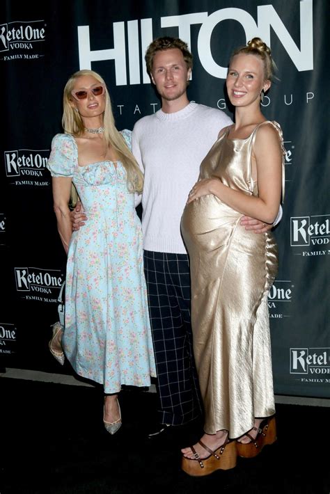 LOS ANGELES JUN 28 Paris Hilton Barron Hilton Tessa Hilton at the Tessa