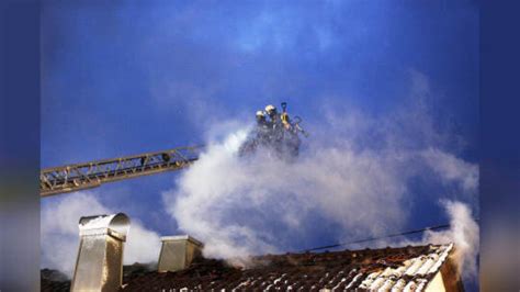 Technischer Defekt führt zu Dachstuhlbrand in Birkenfeld