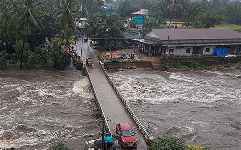 Heavy Rains In Kerala Claim 42 Lives Over One Lakh In Relief Camps