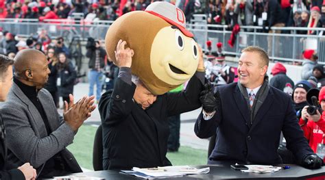 Lee Corso Doesn’t Want to Make Headgear Pick for Ohio State-Notre Dame ...