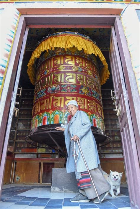 O Mosteiro Budista Tibetano De Jangchub Se Engasgando Perto De Pokhara