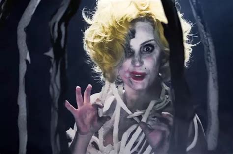 Lady Gaga Gets Totally Naked In The New Video For Applause Watch It