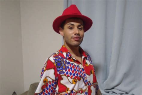 Apresentador Relata Ter Sido Torturado Durante Cura Gay Metr Poles