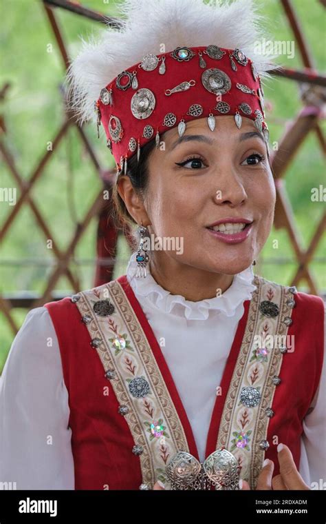 Traditional Dress Kazakhstan Hi Res Stock Photography And Images Alamy