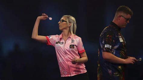 How Do Professional Dart Players Handle The Pressure?