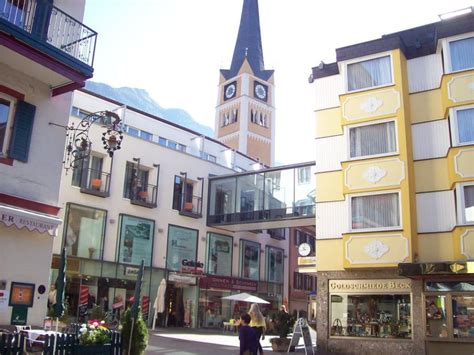 Neue Und Alte Gebäude Hotel Norica Thermenhotels Gastein Bad