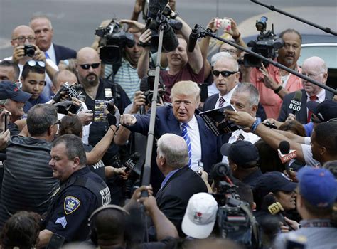 Video Etats Unis Donald Trump Arrive En Limousine Au Procès Auquel Il