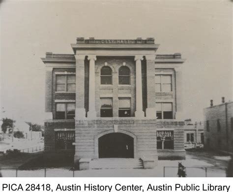 [Old City Hall] - The Portal to Texas History