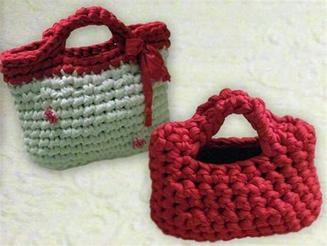 Pin by Begoña Mesones on Bolsos y carteras crochet trapillo Bags