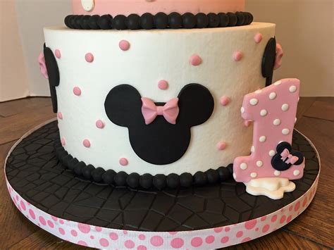 Minnie Mouse Themed Cake