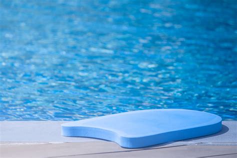 Accessoires Basiques Pour Faire Du Sport Dans Sa Piscine Id Es Piscine