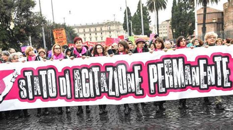 Unas 150 000 Mujeres Protestan En Roma Contra La Violencia Machista