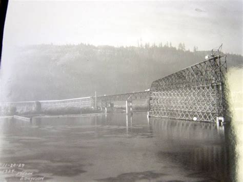 Lewis And Clark Bridge A Historic Construction Picture