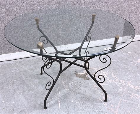 Table Dexterieur En Fer Forge A Plateau Rond En Verre Biseaute Petit