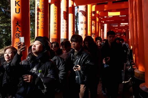Japan tourists soar 28.5% in April to record 3.9 million