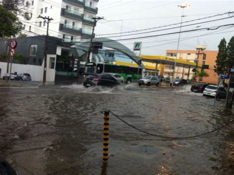 G1 Chuva Rápida Deixa Vias Alagadas Em Sorocaba Notícias Em