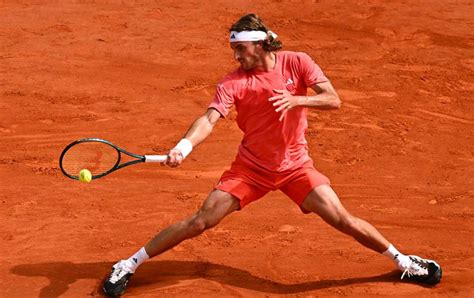 Tsitsipas no da opción a Khachanov en Montecarlo