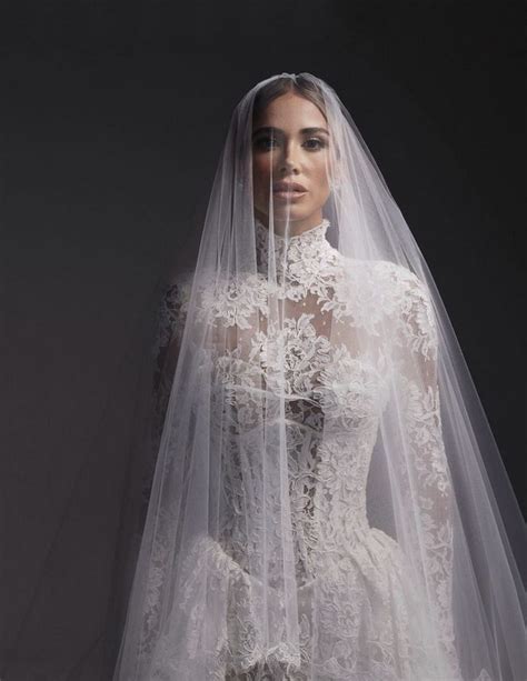 Los Detalles Del Espectacular Vestido De Diletta Leotta En Su Boda Con