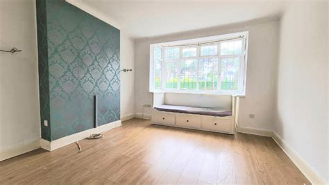 Harvard Road Isleworth TW7 4PA 2 Bed Maisonette 1 795 Pcm 414 Pw