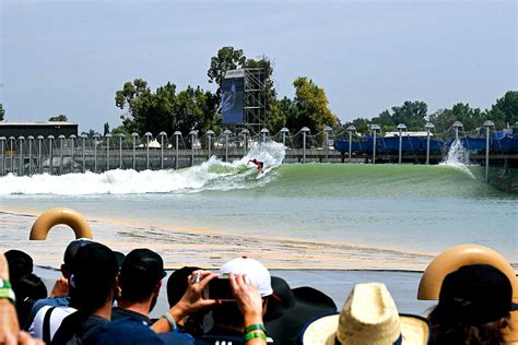 Wave Pool Surfing Will Give You The Ultimate leg Workout - GQ