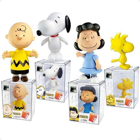 Snoopy Brinquedo - Coleção 4 Bonecos Turma Do Snoopy Fandom Box Lider Brinquedo - LIDER ...