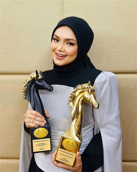 Siti Nurhaliza Raih Anugerah The Golden Voice Of The East Wilayahku