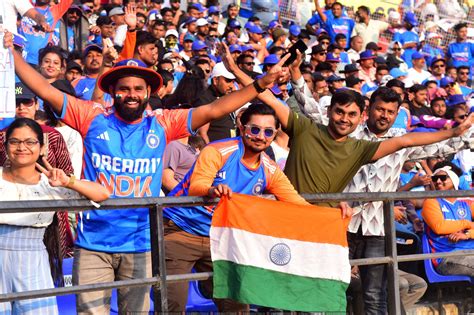 ind beat eng   wickets     lead  nagpur