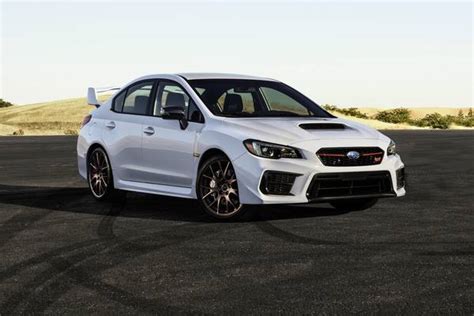 Best AWD Sedans: Top-Rated All-Wheel-Drive Sedans for 2020 | Edmunds