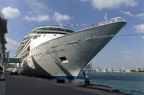 Grandeur of the Seas Ship Stats & Information- Royal Caribbean ...