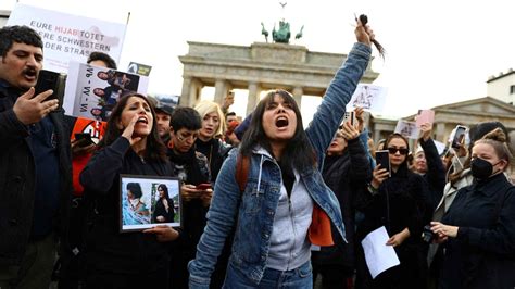 Las Imágenes De Las Protestas Contra El Régimen De Irán Alrededor Del Mundo