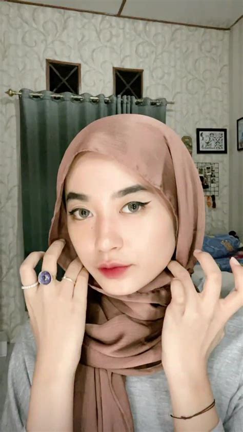 Pin Oleh Icha Yk Di Simpan Cepat Gaya Hijab Foto Gadis Cantik Gadis