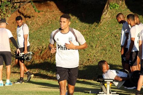 Ponte Preta Confirma Chegada Do Lateral Esquerdo Rafael Santos Ponte