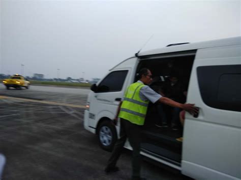 Pesawat Garuda Alami Pecah Ban Saat Landing Di Bandara Kualanamu Lihat