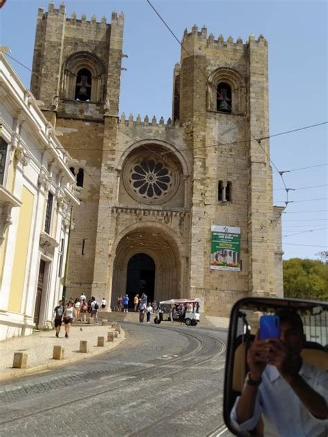 Alfama Tour Lissabon Oude Stad Sightseeing Met Tuk Tuk Getyourguide