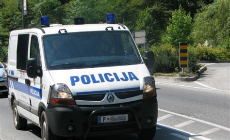 Tudi To Je Slovenska Policija Trije Gorenjski Policisti V Marici Z