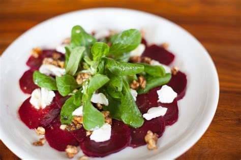 Rote Beete Carpaccio Mit Feldsalat Karamellisierten Waln Ssen Und