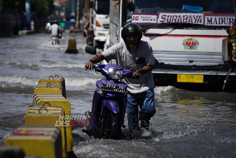 Update 3 Ruas Jalan Dan 7 RT Di DKI Jakarta Tergenang Banjir