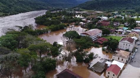 Enchente Chega Regi O Metropolitana De Porto Alegre E Deixa Moradores