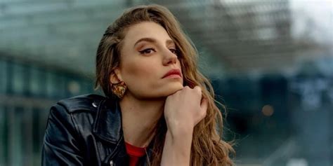 Serenay Sarıkaya nın yeni dizisinden ilk kareler geldi Trabzon Haber