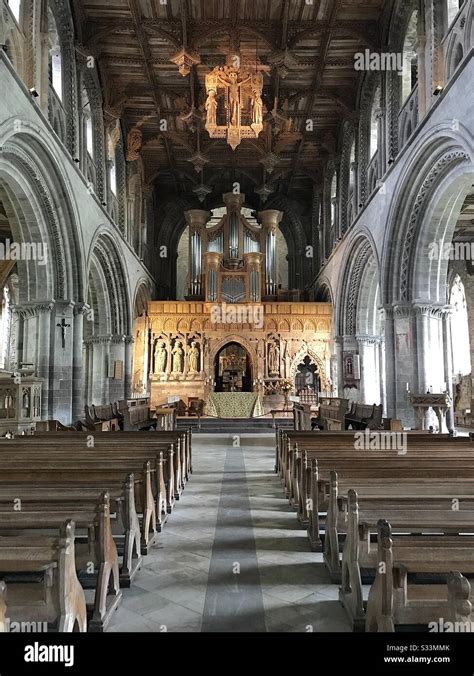 St David’s Cathedral interior Stock Photo - Alamy