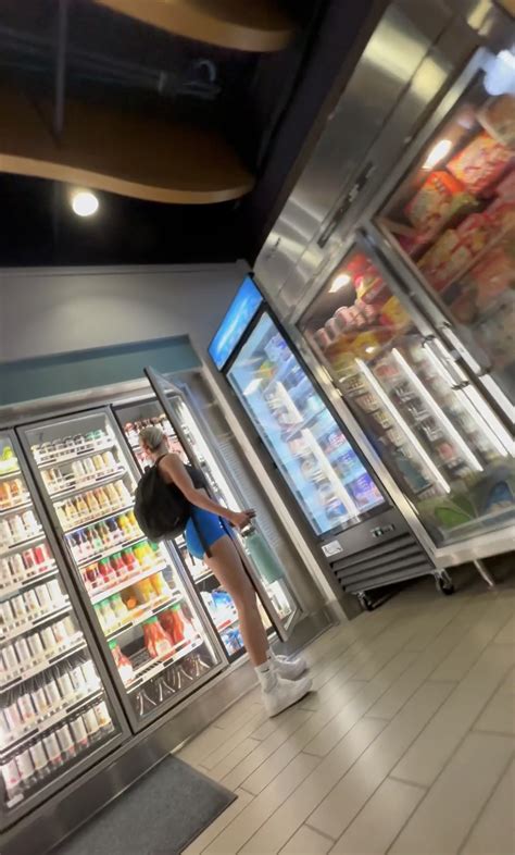 Cute College Blonde Not Oc Short Shorts Volleyball Forum