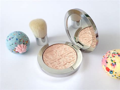 Dior Diorskin Nude Air Glowing Gardens Illuminating Powder Glowing