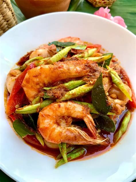 Pad Ped Talay Recipe Thai Spicy Seafood Stir Fry Hungry In Thailand