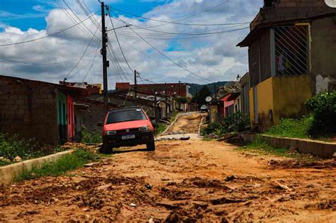 Obras de pavimentação causam transtornos aos moradores do loteamento