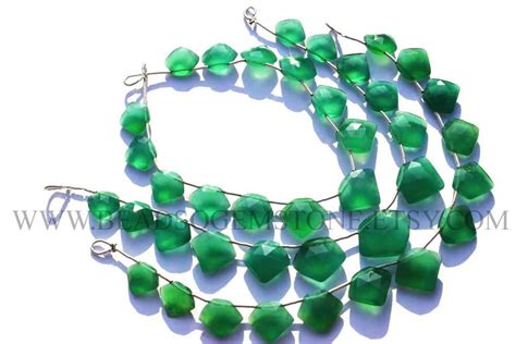 Green Onyx Faceted Pentagon Quality AAA 11 To 16 Mm 18 Cm GR