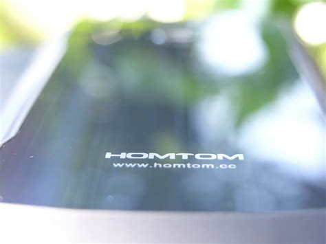 Hatalmas akkumulátorral érkezett a HOMTOM HT70 telefon – kicsomagoltuk ...