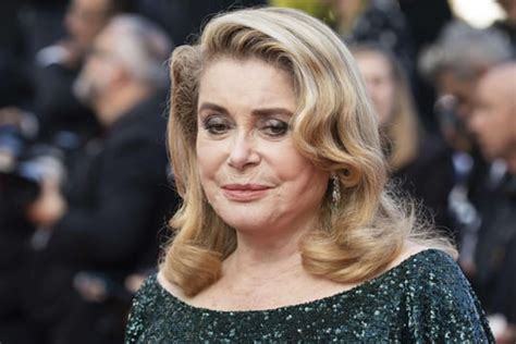 Catherine Deneuve Victime D Un Accident Vasculaire Que Sait On De